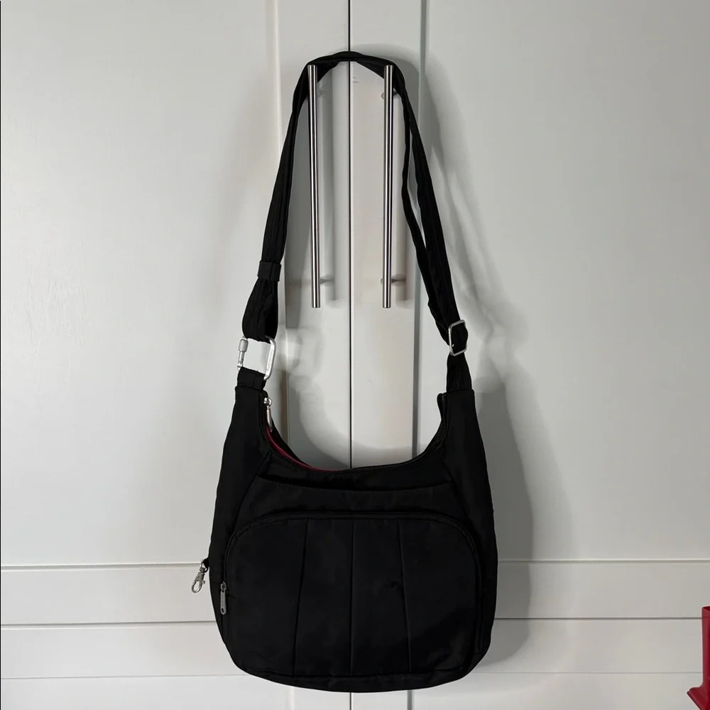 TRAVELON Black Crossbody Shoulder Bag Unisex - Lightweight Everyday Carry - Picture 2 of 8